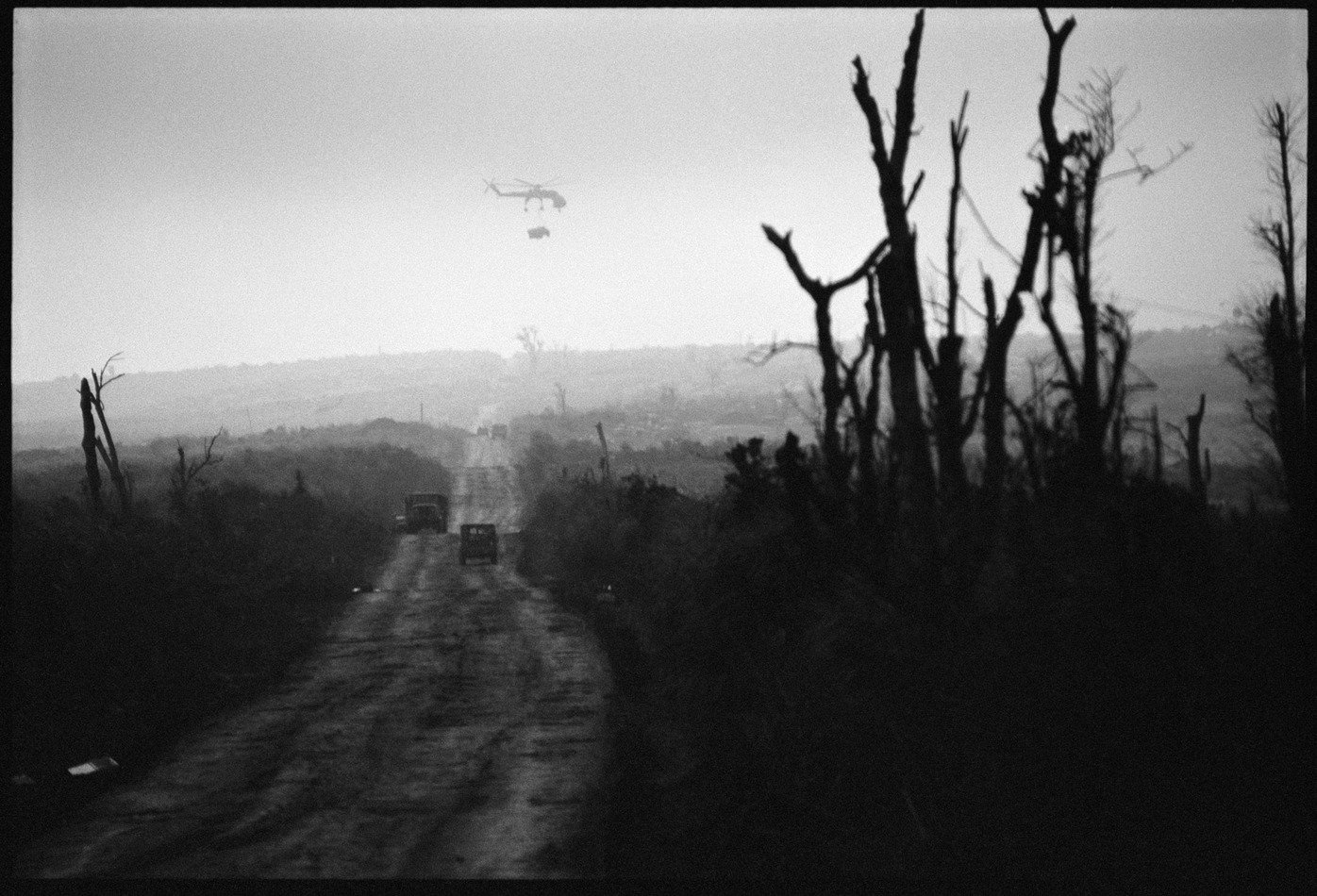 Khe Sahn Vietnam 1971 : Too Close UMFA : David Burnett | Photographer