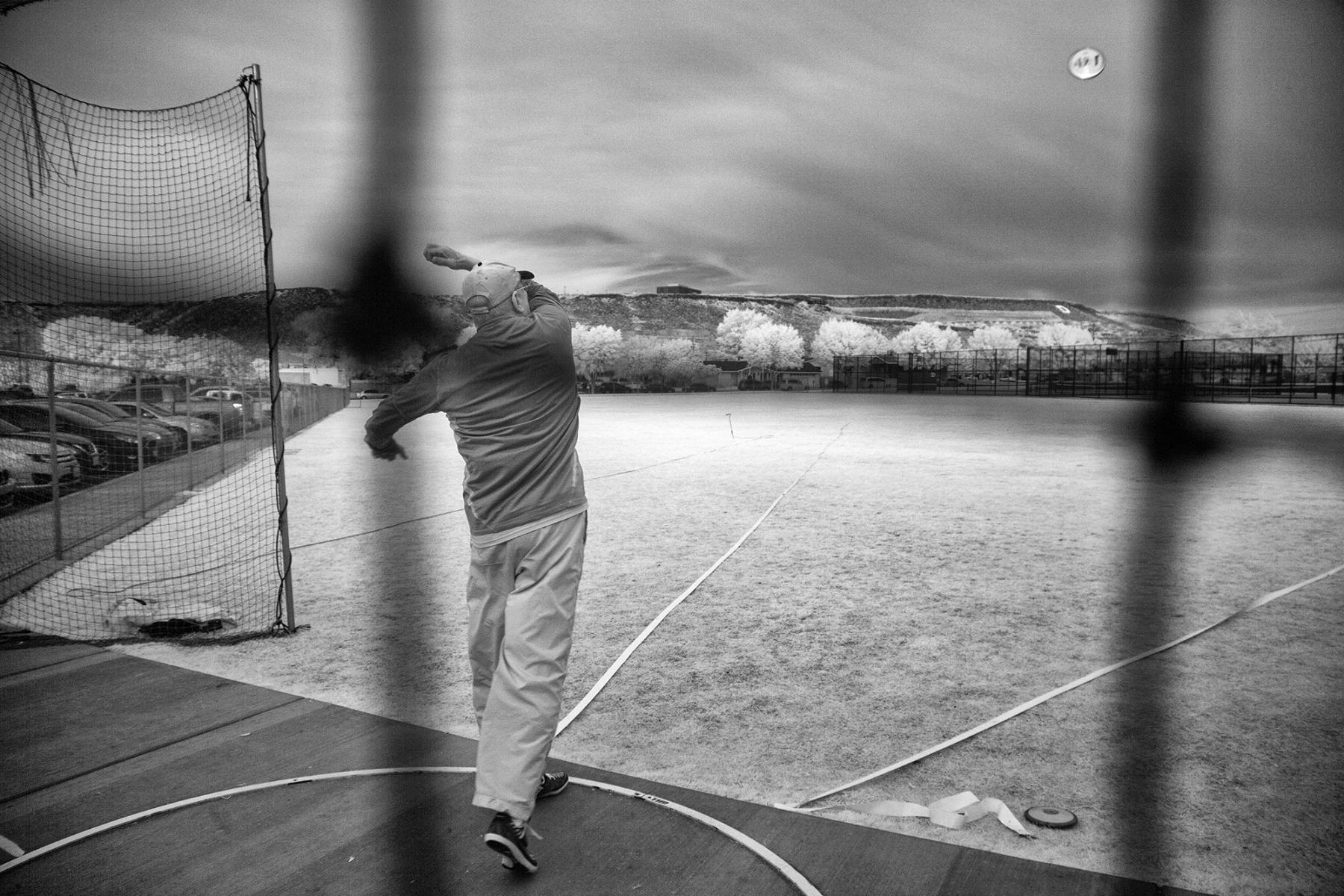 The Discus : Senior Athletes : David Burnett | Photographer