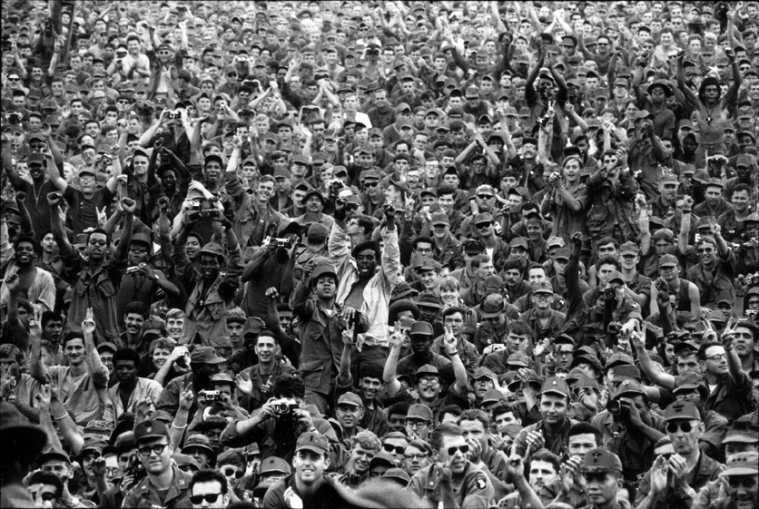 Soldiers react to the Bob Hope Christmas Show, Phu Bai, VN 1970 : Too Close UMFA : David Burnett | Photographer