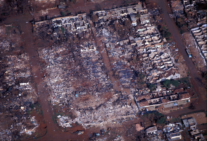 US aerial bombing and North Vietnamese artillery reduced An Loc to a wreck 1972
 : Too Close UMFA : David Burnett | Photographer