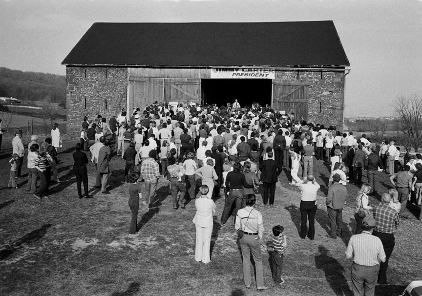 Jimmy Carter, candidate for President, at a farm in Pennsylvania 19767 : Too Close UMFA : David Burnett | Photographer