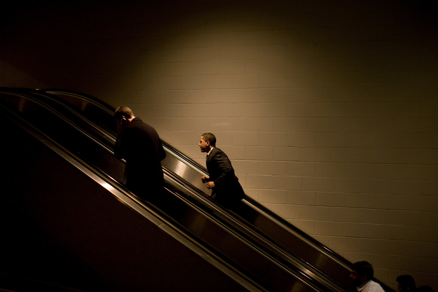 Barack Obama races up an escalator: the 2008 campaign : Too Close UMFA : David Burnett | Photographer