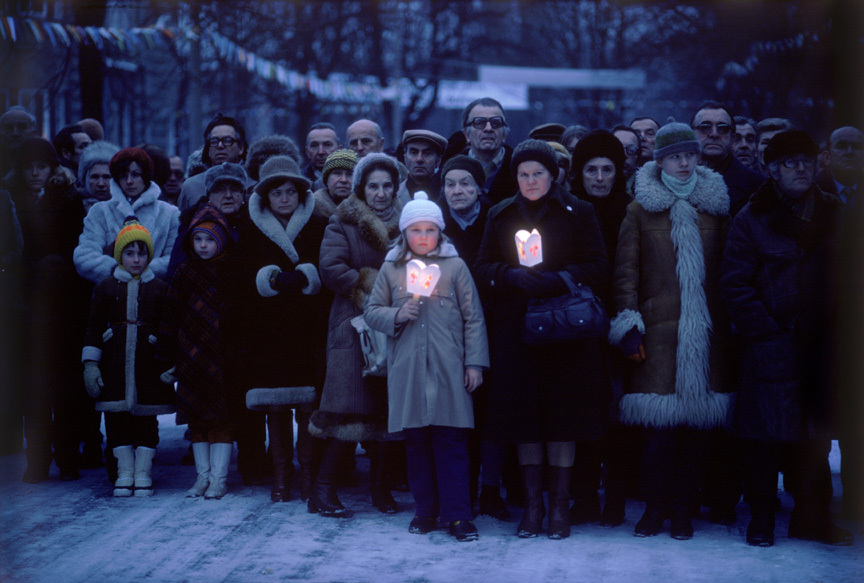 A group of Polish citizens meets in silent protest outside their church following the imposition of Martial Law 1981 : Too Close UMFA : David Burnett | Photographer