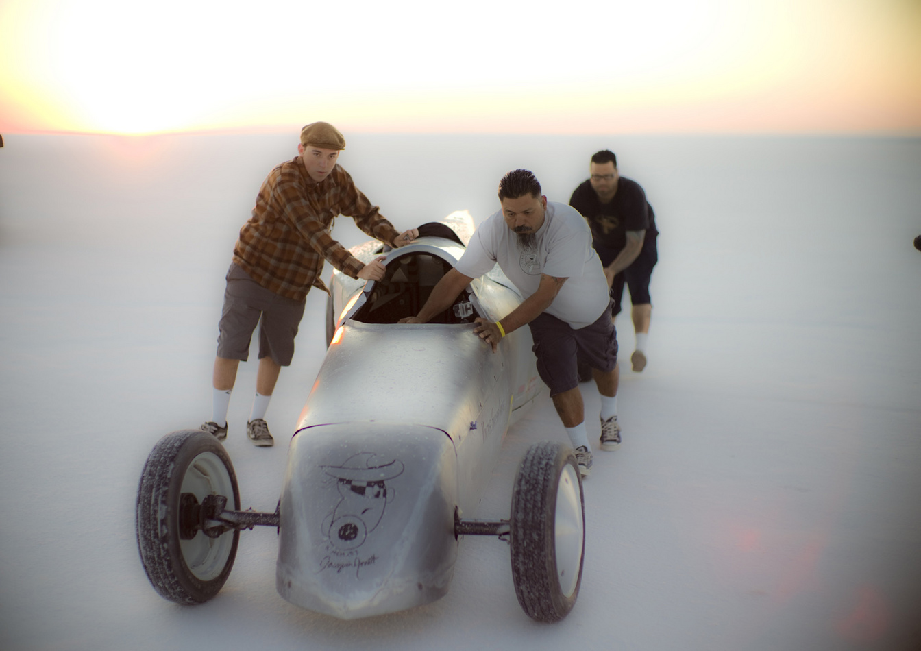 Speed Week, the Salt Flats : Encounters : David Burnett | Photographer