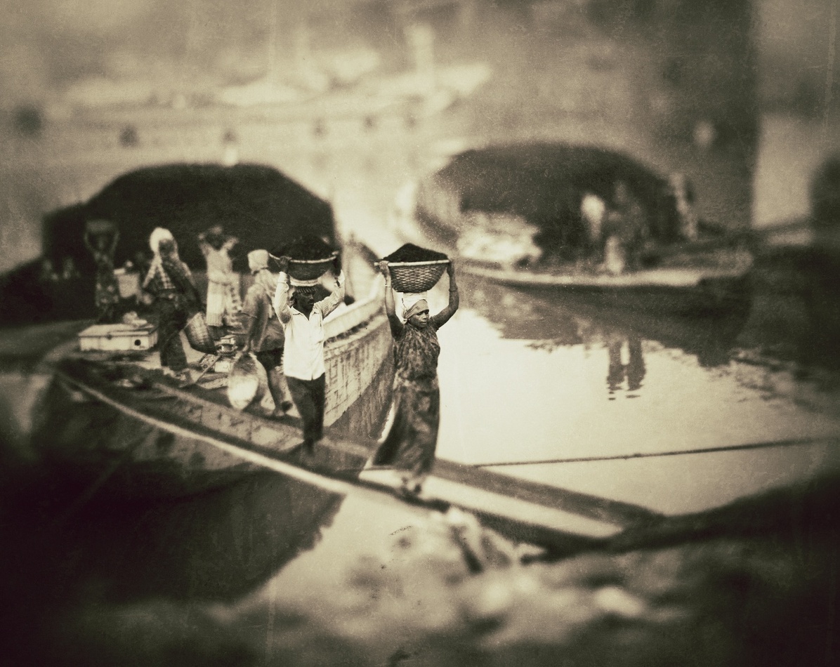 Unloading cement on the dock, Dhaka, Bangladesh : Big Camera : David Burnett | Photographer