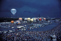 Start of the Gordon Bennett balloon race, Paris 1983 - ©2024 David Burnett.<br/>All rights reserved.