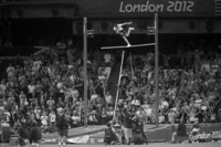 Pole Vault: a near miss - ©2025 David Burnett.<br/>All rights reserved.
