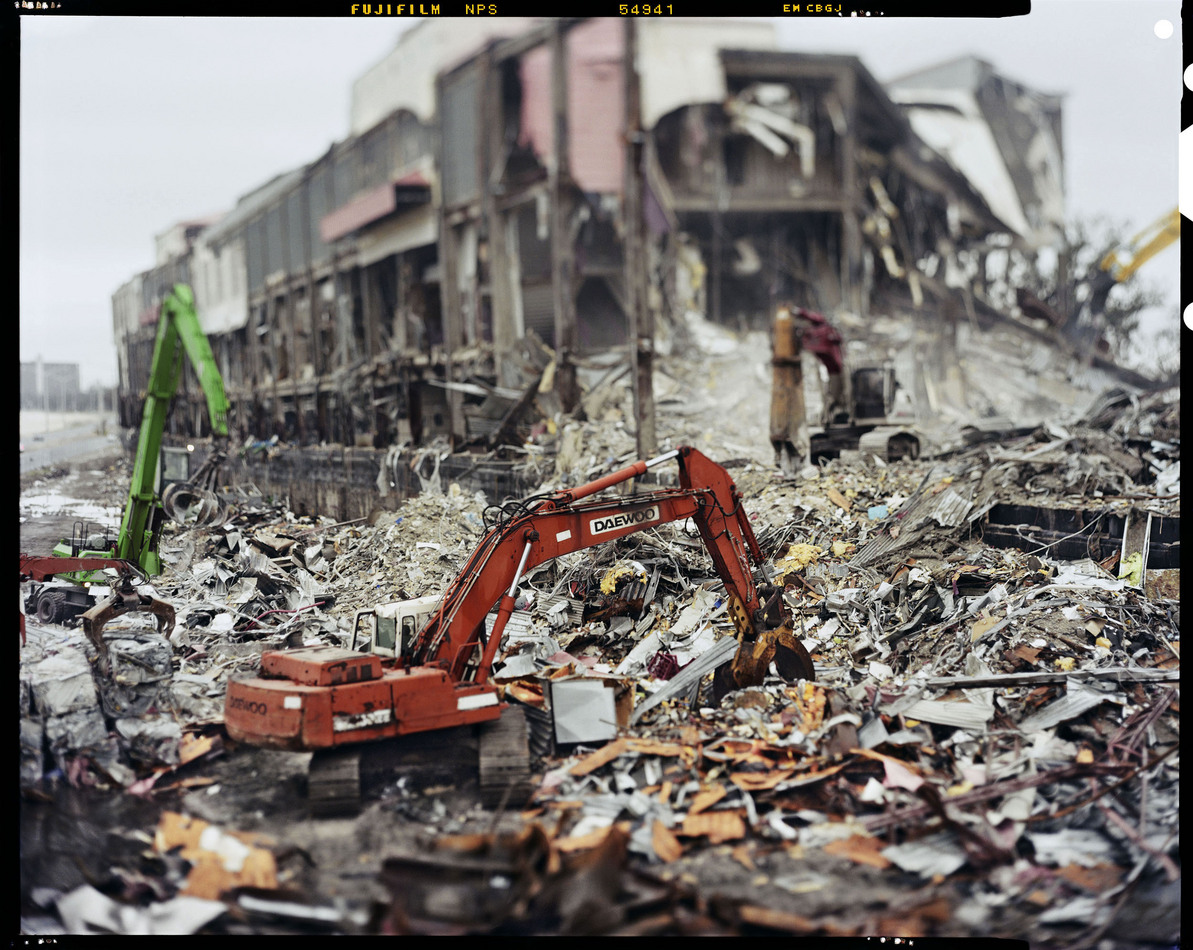 A ruined floating casino is taken apart, piece by piece: Biloxi MS : Aftermath : David Burnett | Photographer