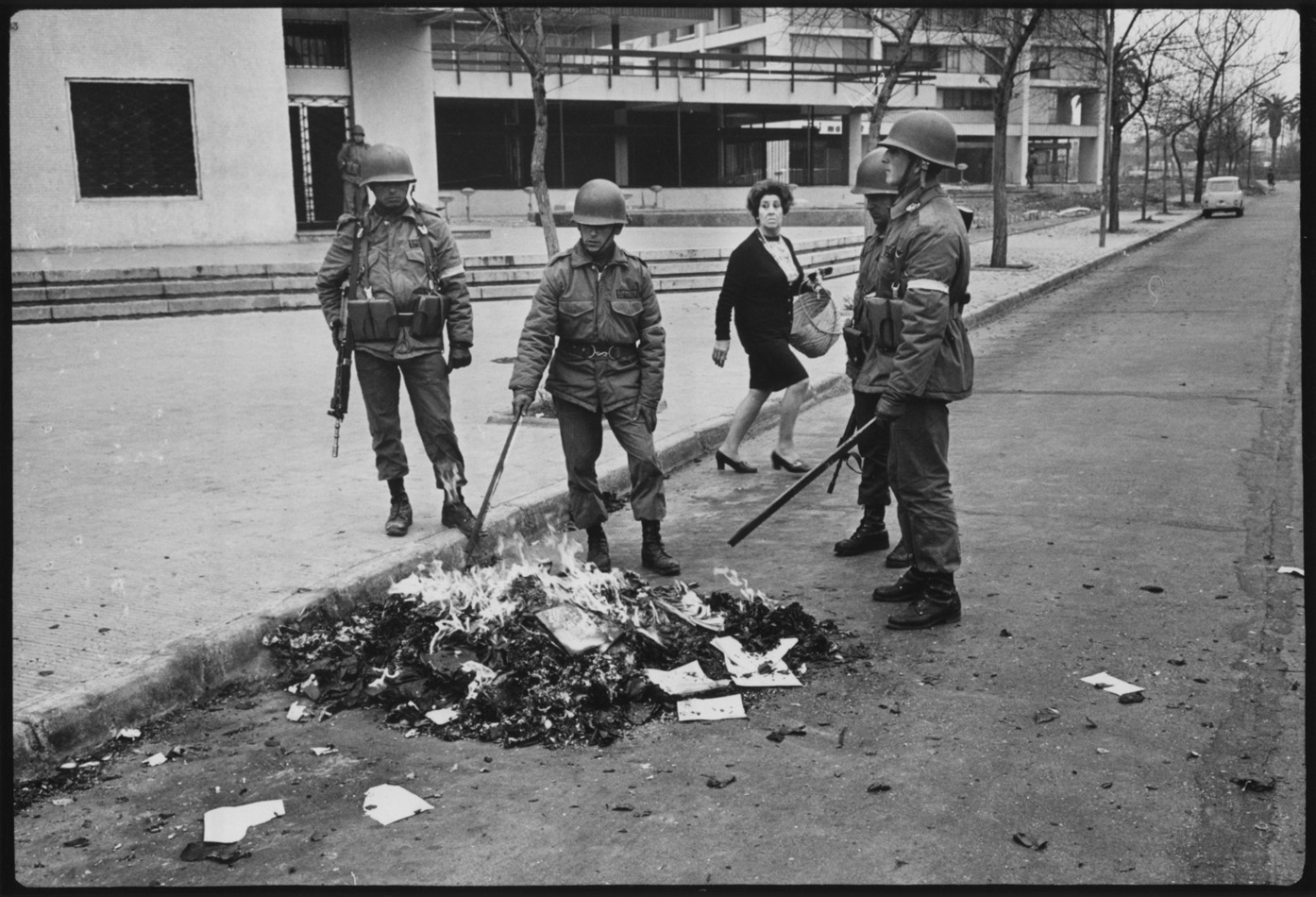 Burning of books on Paraguay Avenue, Santiago : Chile: 50 Years After the Coup d'Etat : David Burnett | Photographer