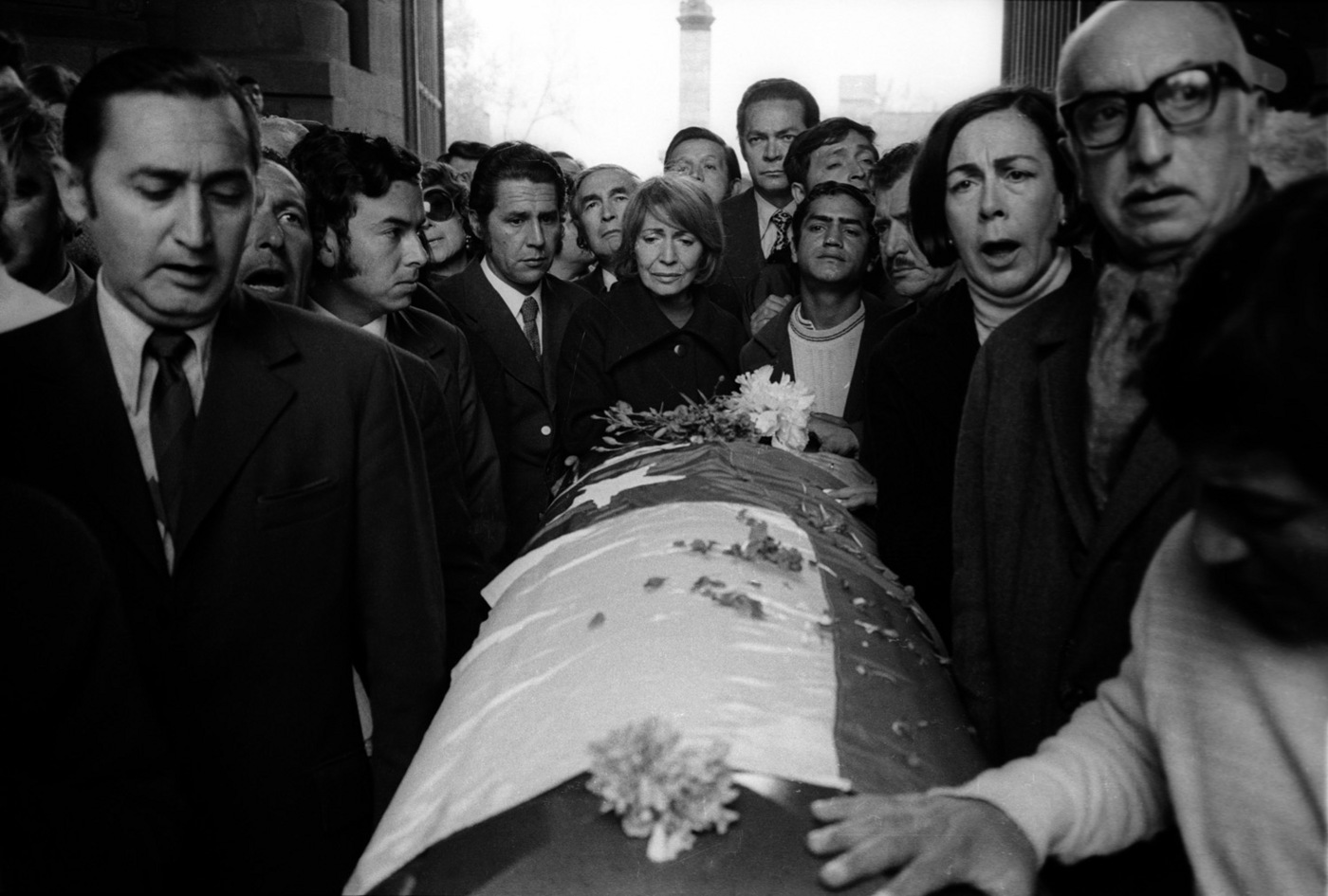 Mourners gather at the burial of Pablo Neruda : Chile: 50 Years After the Coup d'Etat : David Burnett | Photographer