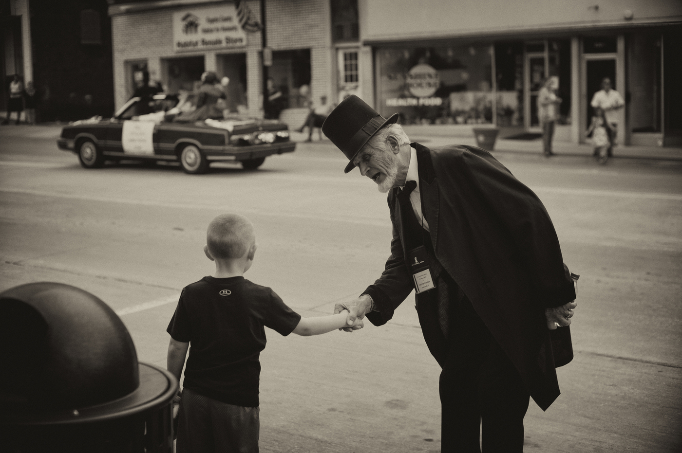 The Lincoln parade in Vandalia. : The  Lincolns - a Convention : David Burnett | Photographer