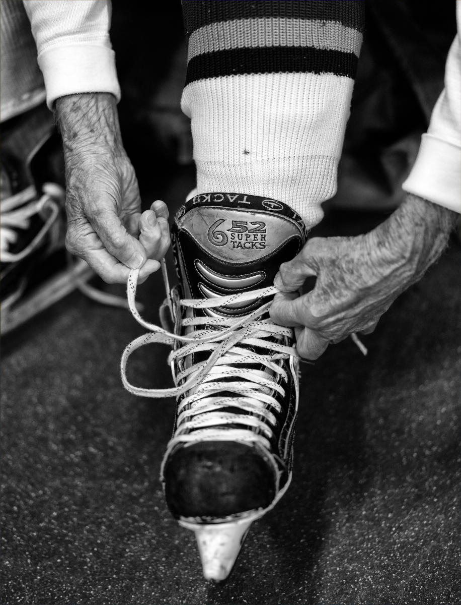 Senior Hockey players : Senior Athletes : David Burnett | Photographer