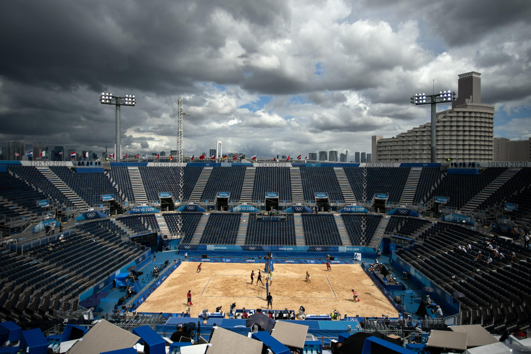 Beach Volleyball : Tokyo 2020 Games : David Burnett | Photographer