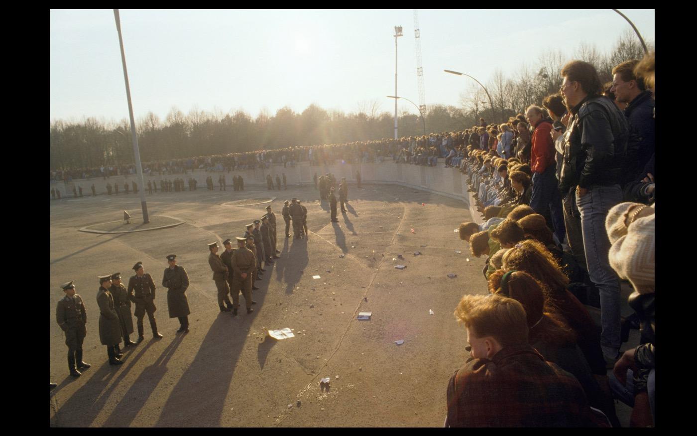 East meets West: The Berlin Wall  1989 : Looking Back: 60 Years of Photographs : David Burnett | Photographer