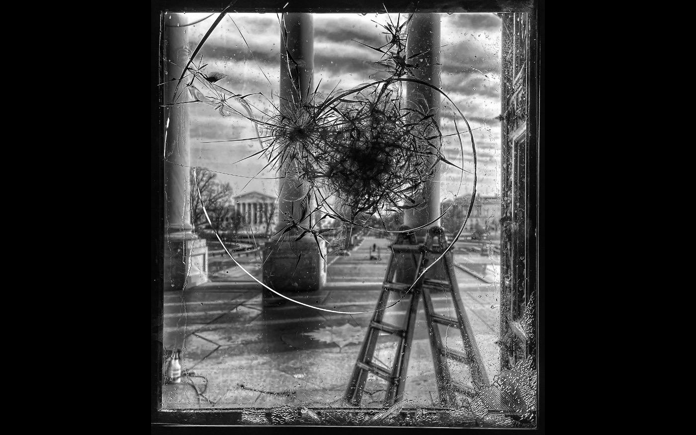 An unmistakeable sign of the January 6 attacks: a smashed window on a door at the US Capitol Rotunda 2021 : Looking Back: 60 Years of Photographs : David Burnett | Photographer