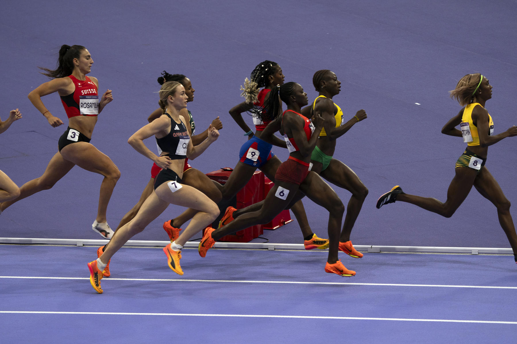 the Elegance of the Long Distance Runner : Paris 2024 Summer Games : David Burnett | Photographer