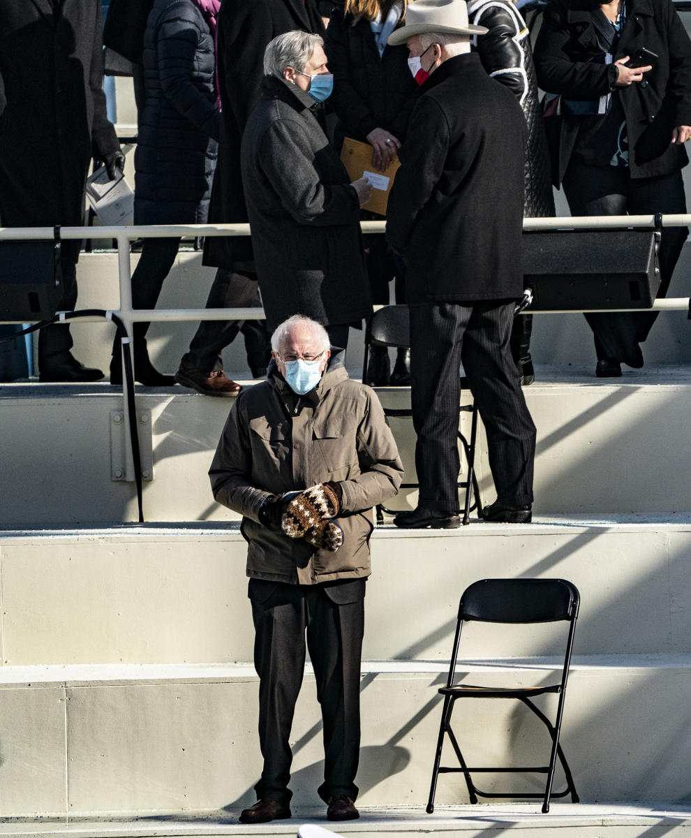 Bernie Sanders, with his Inaugural Gloves 2021 : The Presidents  : David Burnett | Photographer