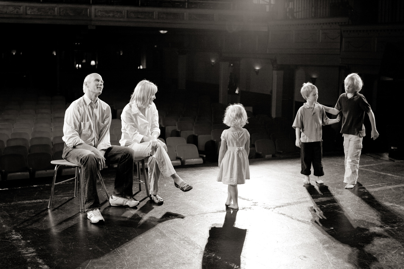 the Gilmores on stage, NY : Encounters : David Burnett | Photographer